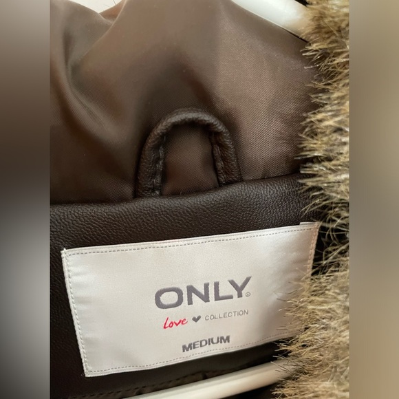 ONLY faux fur hooded bomber size Medium - Picture 2 of 3